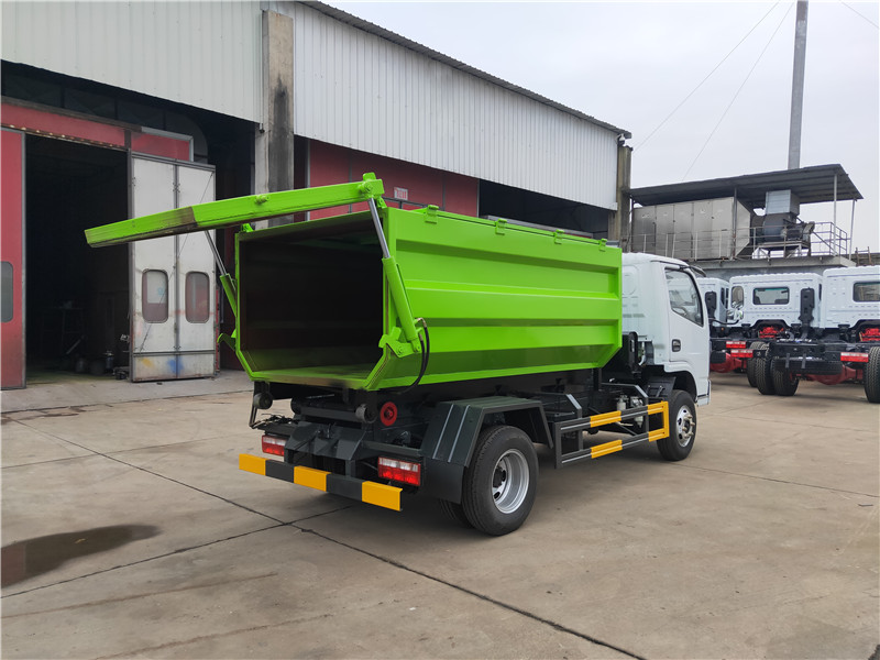 東風(fēng)多利卡5方6方勾臂垃圾車
